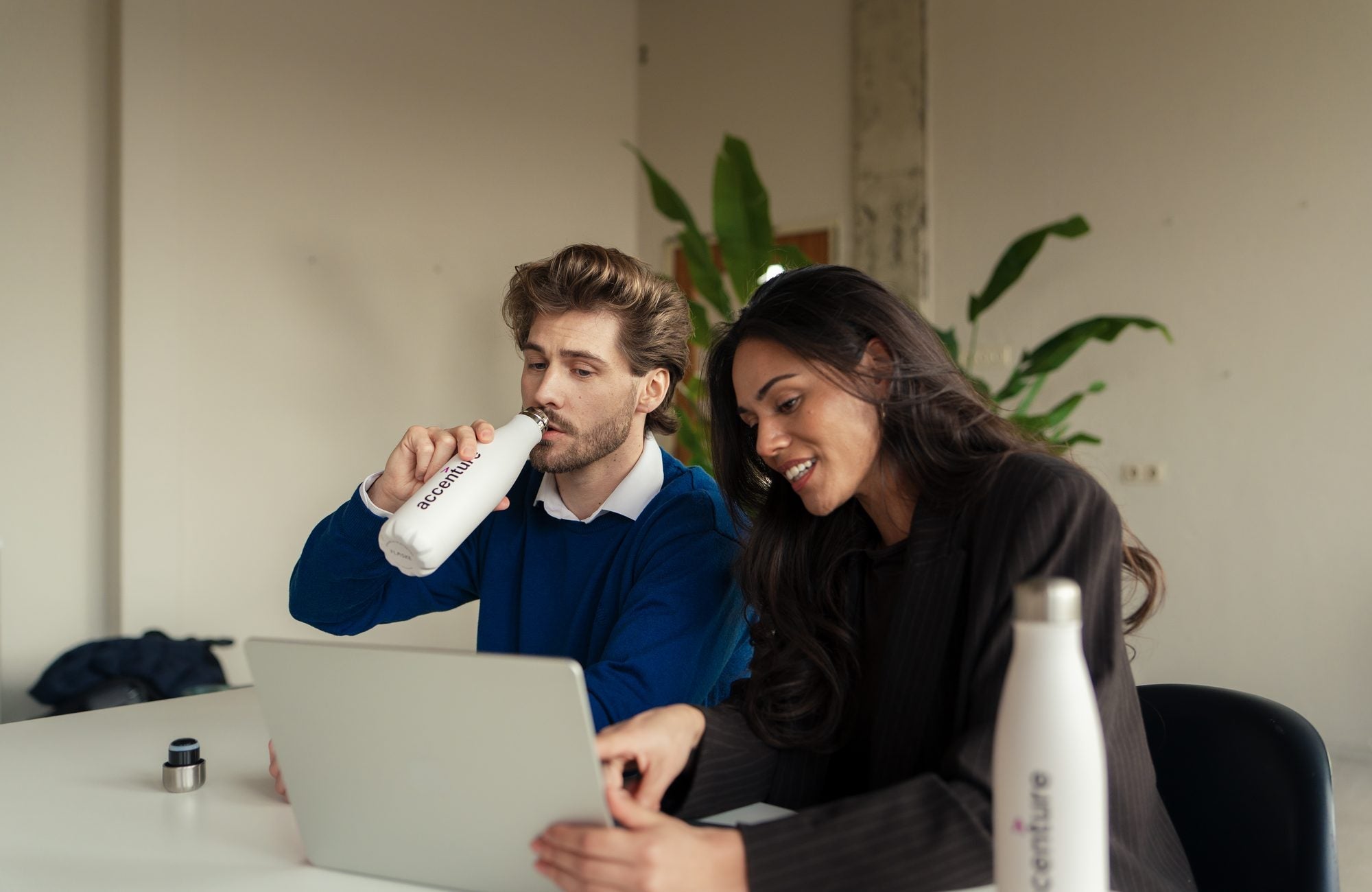 Waarom Herbruikbare Drinkflessen Werknemers Inspireren