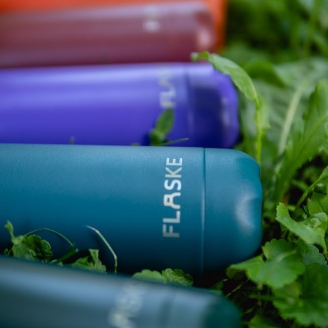 How Can Local Café's Use Customised Water Bottles & Travel Mugs to Promote Their business?