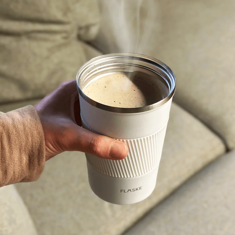 FLASKE Coffee Cup 380ml in Ice with hot coffee